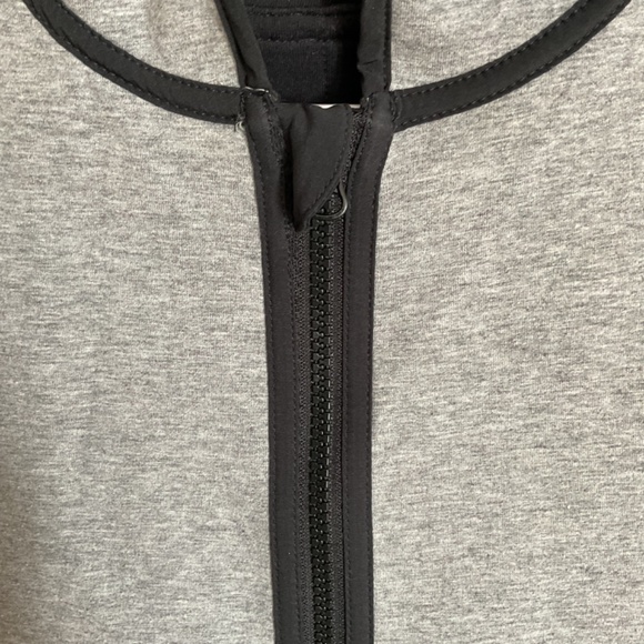 Lululemon Reversible Vest, Size 6 - Picture 4 of 10